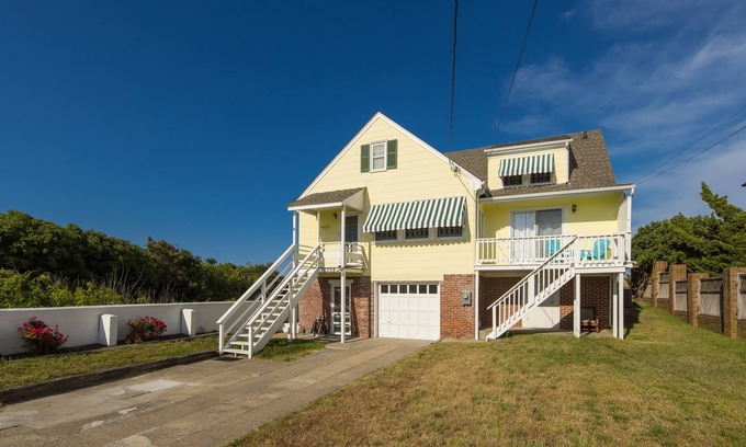 Northeast Virginia Beach Casa | Harshaw Beach House - North End Oceanfront