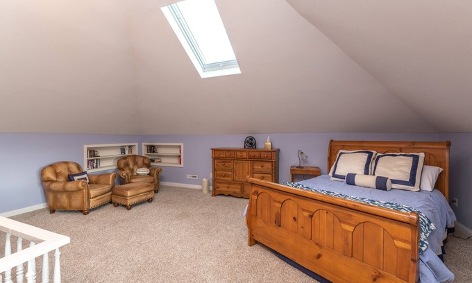 Elkader Casa | Harstad Suite at Elkader Jailhouse Inn