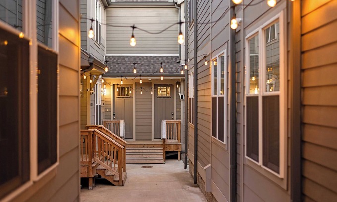 Chestnut Hill Cabaña | Hart Suite 10 by Avantstay Gorgeous Town House w/ Modern Amenities in Nashville!