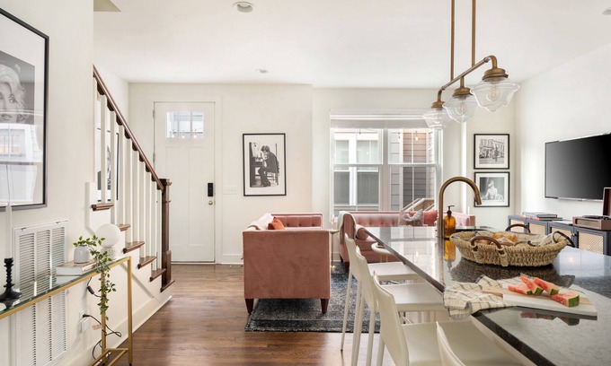 Chestnut Hill Apartamento | Hart Suite 12 by AvantStay | Gorgeous Town House w/ Modern Amenities!