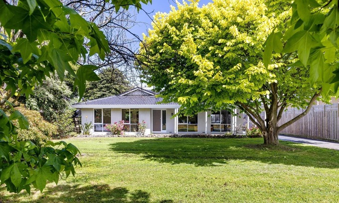 Hastings Casa | Hastings by the Bay - Renovated, spacious house, close to beach