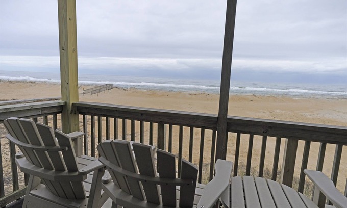 Rodanthe Condominio | Condominio frente al mar de 2HAB / 2 baños con piscina y cocina renovada, cama King ajustable