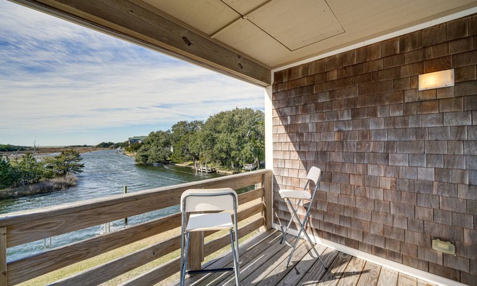 Brigands' Bay Casa | Hatteras Island Hideaway: Waterfront, Canal Access