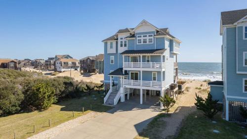 Buxton Apartamento | Hatteras Retreat Oceanfront 7 Bedroom Home