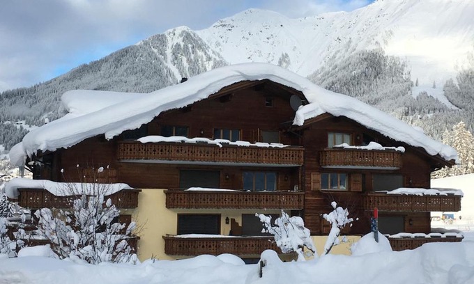 Klosters-Serneus Apartamento | Haus am Golfplatz
