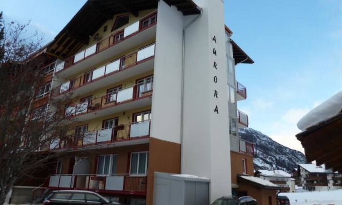Saas Grund Apartamento | Haus Aurora by Interhome