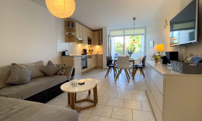 Duhnen Apartamento | Haus Dortmund FeWo 1 - Cozy vacation apartment in Cuxhaven with balcony and garden