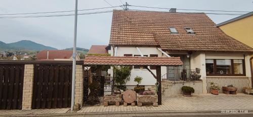 Albersweiler Apartamento | Haus Helga