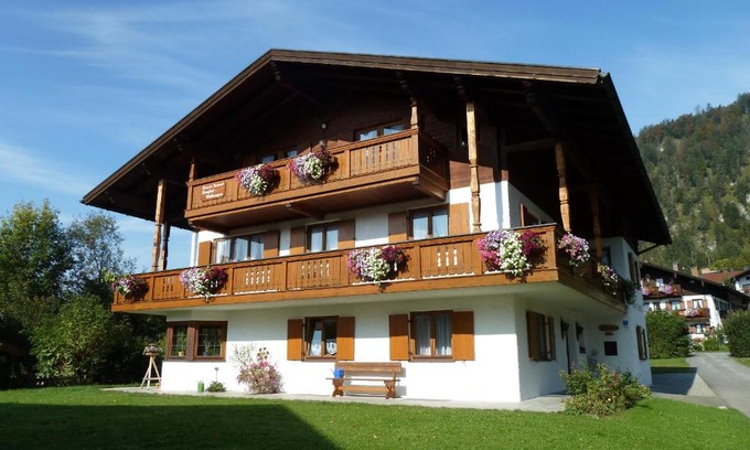 Reit im Winkl Apartamento | Haus im Kurpark