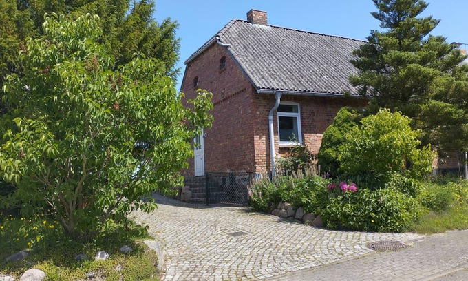 Am Salzhaff Casa | "Haus Seegang" approx. 100 sqm, close to the beach and with a large garden