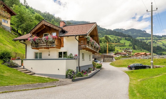 Grossarl Apartamento | Haus Toferer by Interhome