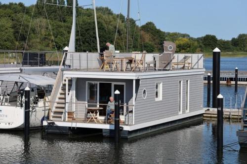Knieper Nord Alquiler De Eote | Hausboot Liliput