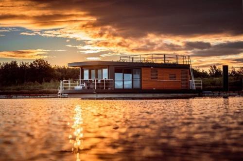 Klitten Alquiler De Eote | Hausboot Skyline