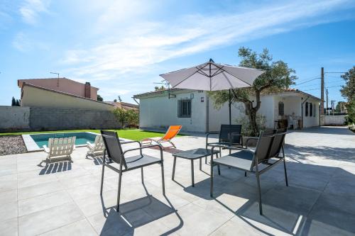 Club Mont-roig Casa | Hauzify I Casa Petis