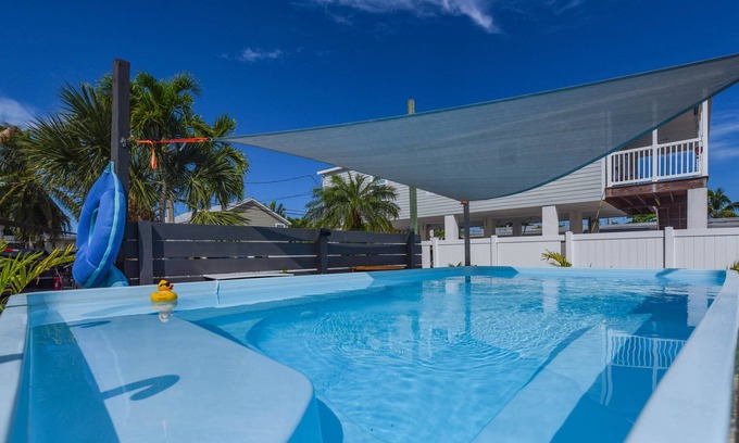 Key West Casa | Have It All! Pool, Canal to the Gulf, Tiki Hut & Huge Dock.