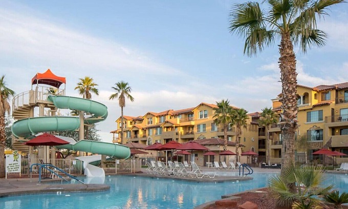 Cibola Vista Apartamento | Have the family enjoy a 3 story waterslide in a resort setting in this 2BD condo