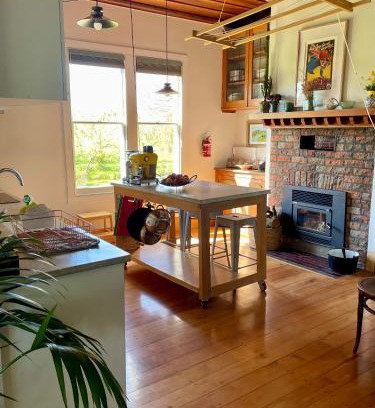 Havelock North Villa | Havelock North Cottage on Organic Orchard