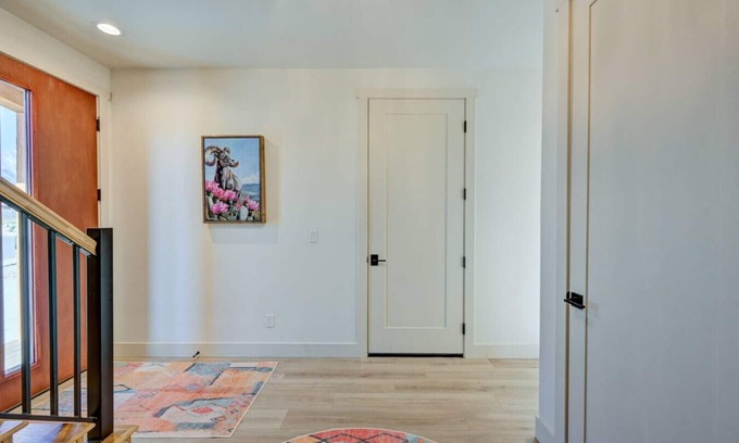 Buena Vista Casa | Haven Haus Retreat w/Pickleball, Basketball, putting green and hot tub
