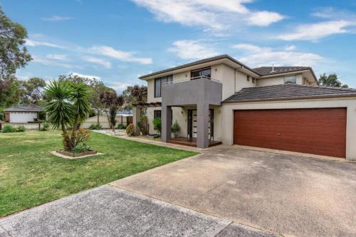 Narre Warren South Casa | Haven Home Art Spring
