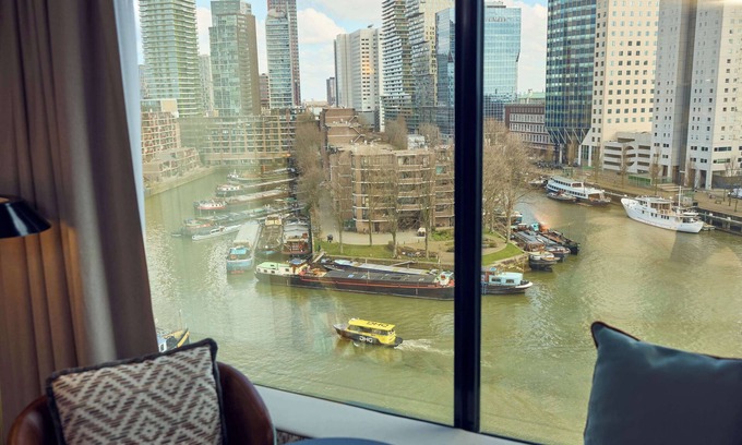 Stadsdriehoek Hotel | Haven Hotel Rotterdam, Curio Collection by Hilton