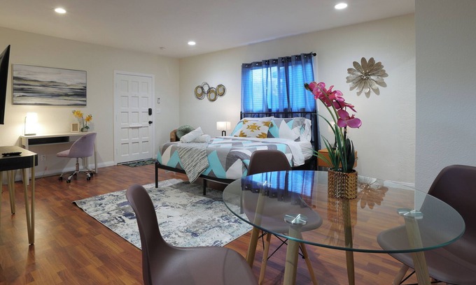 Park Mesa Heights Apartamento | Haven in Convenient LA Location