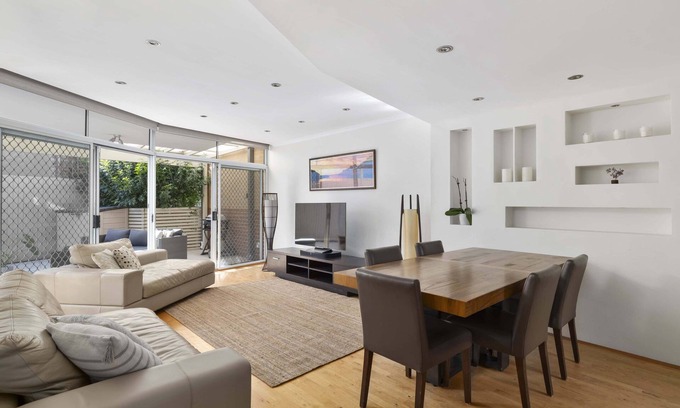 Kingsford Apartamento | Haven on Botany - 3BR Townhouse with Courtyard
