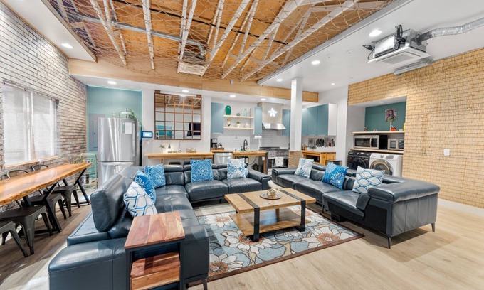 Stockton Hotel | Hawaiian Loft w/ Vinyl Player. Speakeasy included