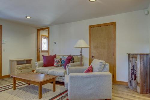 Turtle Lake Casa | Hawk Nest Studio