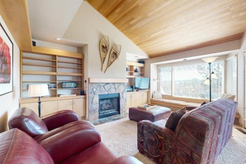 Redmond Casa | Hawk's Landing