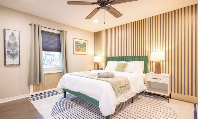 Hawthorne Apartamento | Hawthorne 2 Bed 1.5 Bath w/Office -Pets OK, Laundry In-Unit, Parking, Fios, Safe