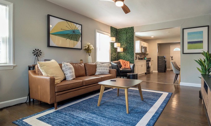 Hawthorne Apartamento | Hawthorne 2Bed, Laundry In-Unit, Pets OK, Parking, Fios, Separate Entrance, Safe