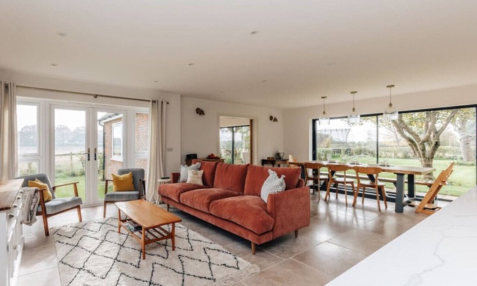 Frieth Casa | Hayfield - country house sleeping 8