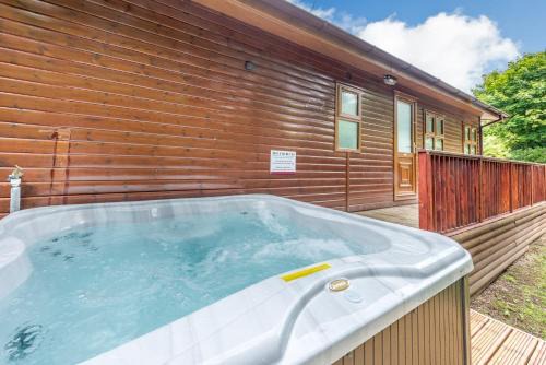 Narberth Casa | HB Hornbeam Lodge 02