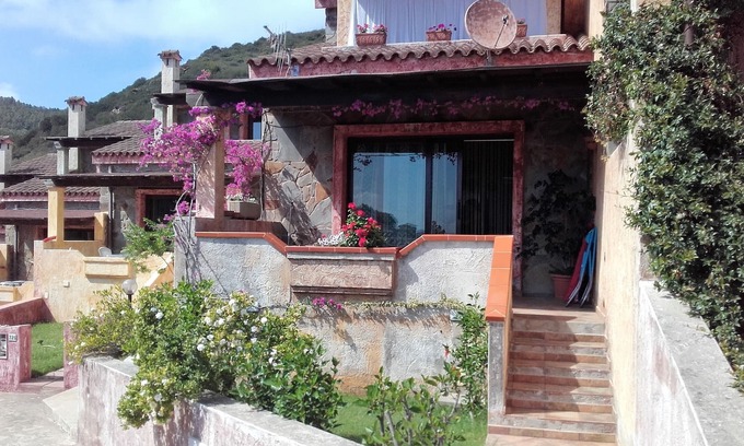 Villaputzu Casa | Jefe de cuatro casas adosadas