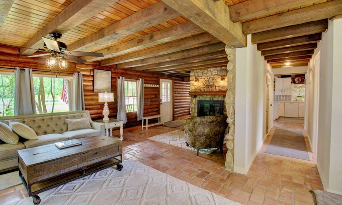 Dickinson Casa | Head out to the country!