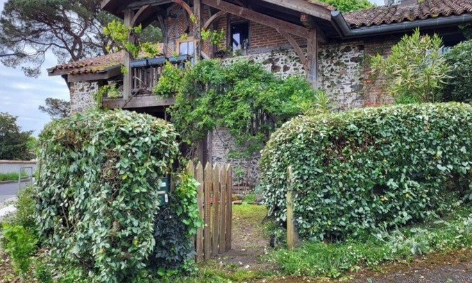 Leon Casa | Heading for Léon in the Landes between lake, forest and ocean