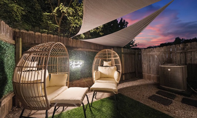 Dawson Casa | "Heading South" - 2 BR Getaway Near Downtown Austin