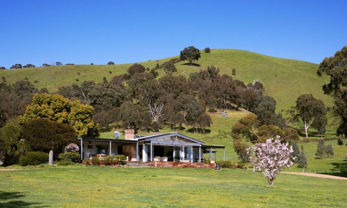 Strath Creek Casa | Headley Homestead - The Village Green