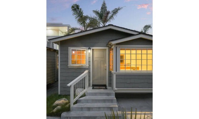 Downtown Cabaña | Hear the waves from our cottage! Perfect for couples with 2 kiddos
