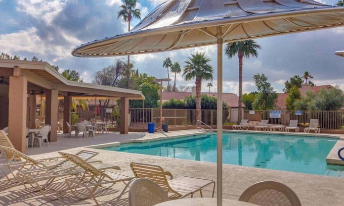Las Casitas del Sur Casa | Heart of Chandler! Game/Poker Room. Super Corner Lot. Short or Long Term Welcome.