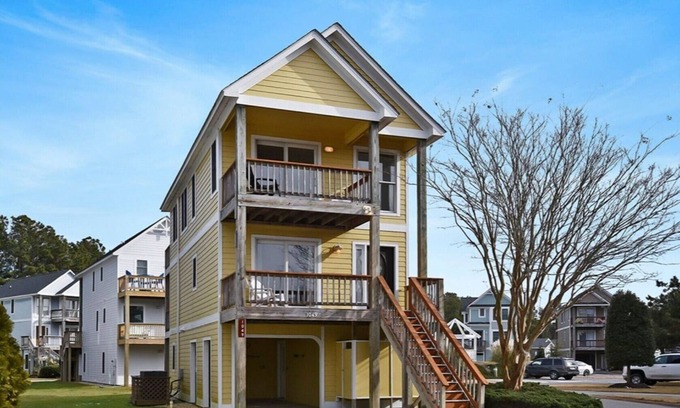 Corolla Light Casa | Heart of Corolls~Walk To Beaches Enjoy Unmatched Corolla Light Resort Amenities