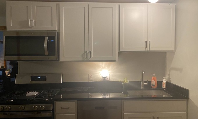 Silver Lane Apartamento | Heart of Glastonbury CT Walking distance to everything.