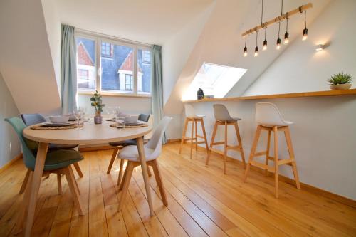 Quartier du Centre - Centrumwijk Apartamento | Heart of Grand Place - Stunning 2BR Duplex