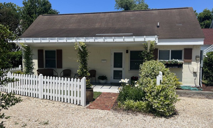 Morehead City Cabaña | Corazón del Beaufort histórico - 129 Craven Street