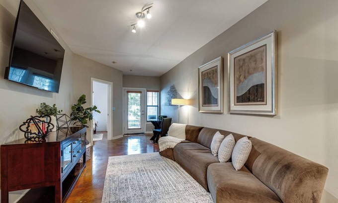 Music Row Condominio | Heart of Midtown 1bd 1 ba Condo!