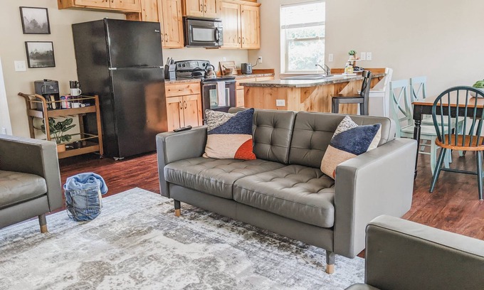 Philomath Casa | Heart of Philomath comfortable modern house 10 minutes to OSU