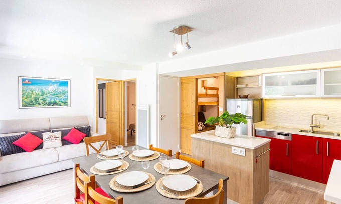 Saint-Lary-Soulan Apartamento | Apartamento renovado en el centro de Saint Lary Soulan, hasta 11 personas, 2 balcones