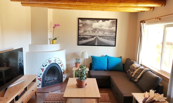 Southside Casa | Corazón de Santa Fe Casita con amenidades orgánicas!