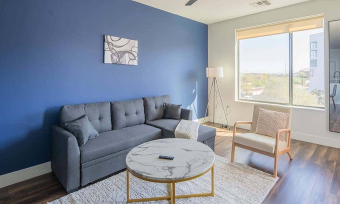 Tempe Apartamento | Heart of Tempe 1BD with Pool Gym Parking!