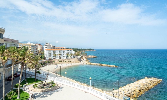 Costa Dorada Apartamento | En el corazón del pueblo vistas mar a 100m playa